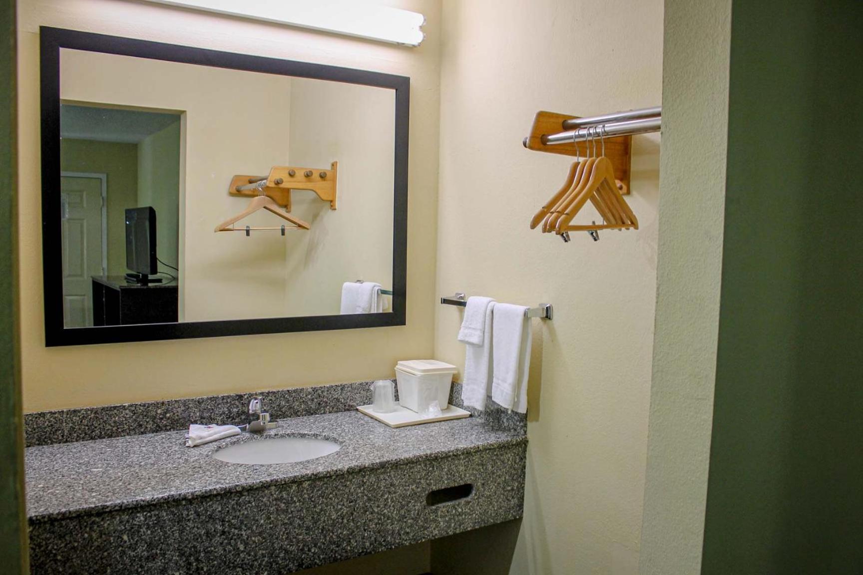 Motel 6 Knoxville, Tn - East Exteriör bild